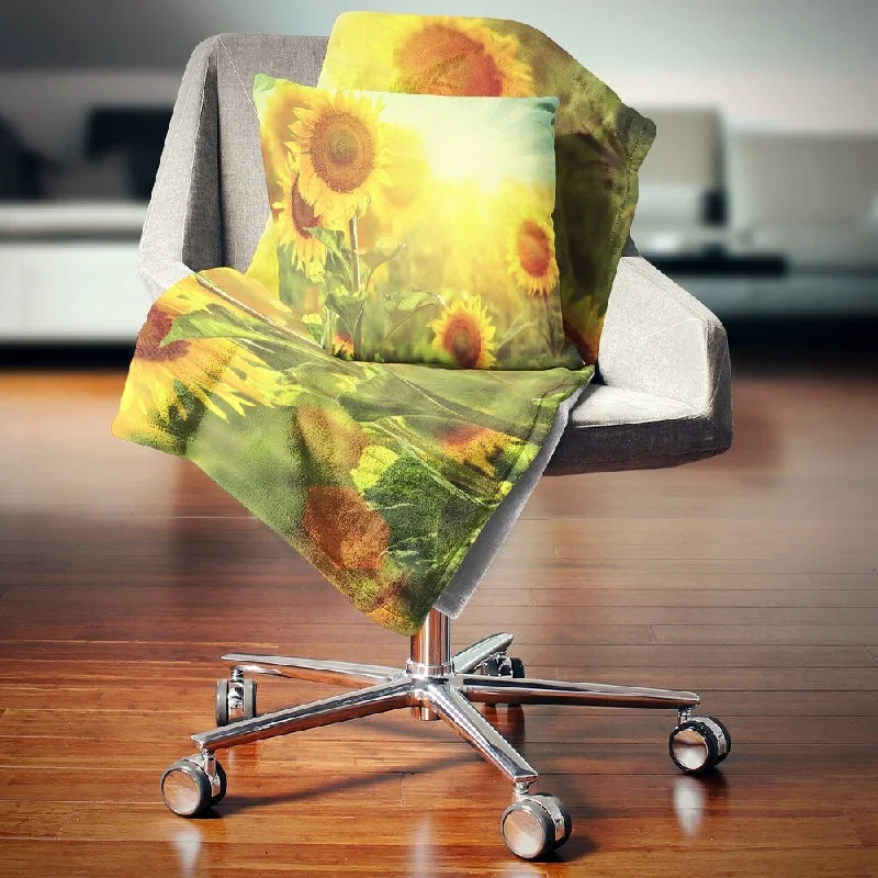 Linen blankets with a rustic and textured lookLinen blankets with a rustic and textured lookDesignart 'Sunflowers blooming on the field' Animal Throw Blanket Linen blankets with a rustic and textured lookLinen blankets with a rustic and textured lookDesignart 'Sunflowers blooming on the field' Animal Throw Blanket