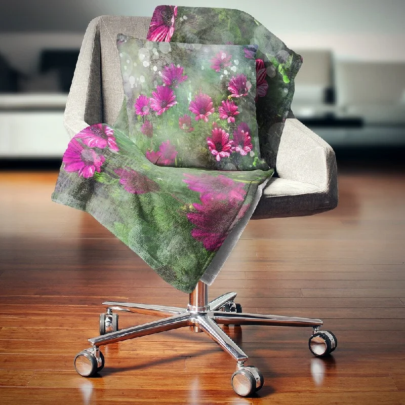 Cashmere blankets for ultimate softness and luxuryCashmere blankets for ultimate softness and luxuryDesignart 'Red and Pink Flowers on Green' Floral Throw Blanket