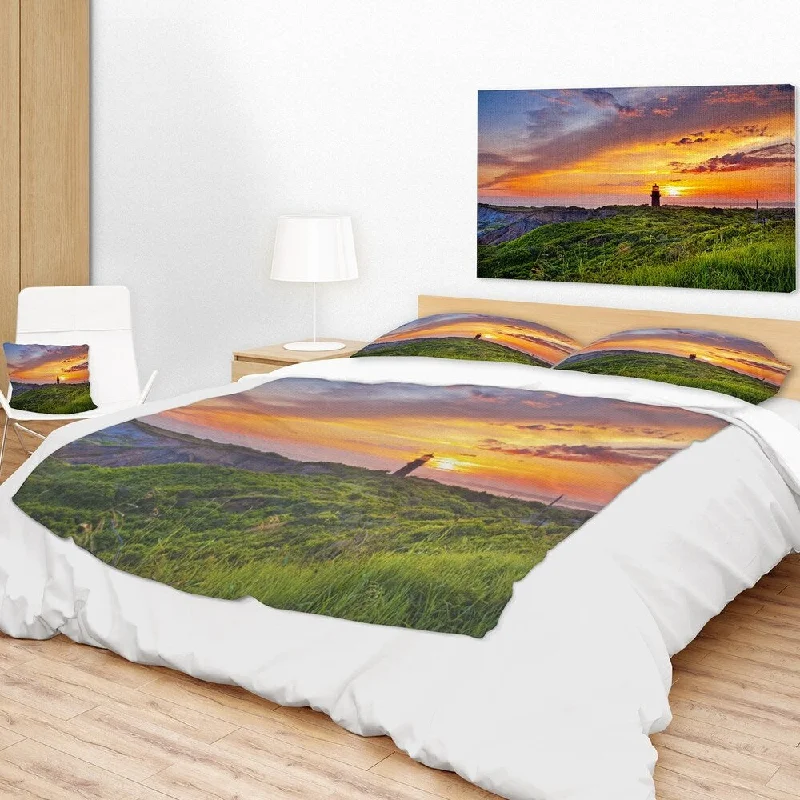 King - size blankets to cover large beds comfortablyKing - size blankets to cover large beds comfortablyDesignart 'Lighthouse at Gorgeous Sunset' Landscape Fleece Throw Blanket King - size blankets to cover large beds comfortablyKing - size blankets to cover large beds comfortablyDesignart 'Lighthouse at Gorgeous Sunset' Landscape Fleece Throw Blanket
