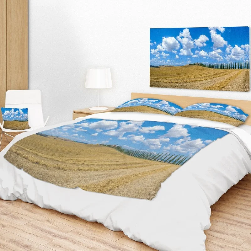 King - size blankets to cover large beds comfortablyKing - size blankets to cover large beds comfortablyDesignart 'Tuscany with Traditional Farm House' Landscape Fleece Throw Blanket King - size blankets to cover large beds comfortablyKing - size blankets to cover large beds comfortablyDesignart 'Tuscany with Traditional Farm House' Landscape Fleece Throw Blanket