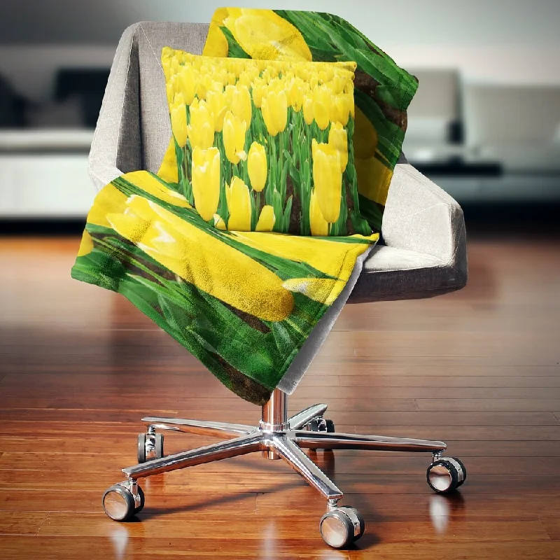 Acrylic blankets for a soft and affordable alternativeAcrylic blankets for a soft and affordable alternativeDesignart 'Bright Tulip Flowers in Garden' Floral Throw Blanket Acrylic blankets for a soft and affordable alternativeAcrylic blankets for a soft and affordable alternativeDesignart 'Bright Tulip Flowers in Garden' Floral Throw Blanket