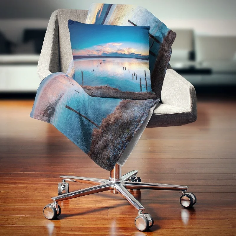 Fleece blankets for a cozy and plush textureFleece blankets for a cozy and plush textureDesignart 'Bright Blue Sky and Blue Waters' Seashore Throw Blanket Fleece blankets for a cozy and plush textureFleece blankets for a cozy and plush textureDesignart 'Bright Blue Sky and Blue Waters' Seashore Throw Blanket