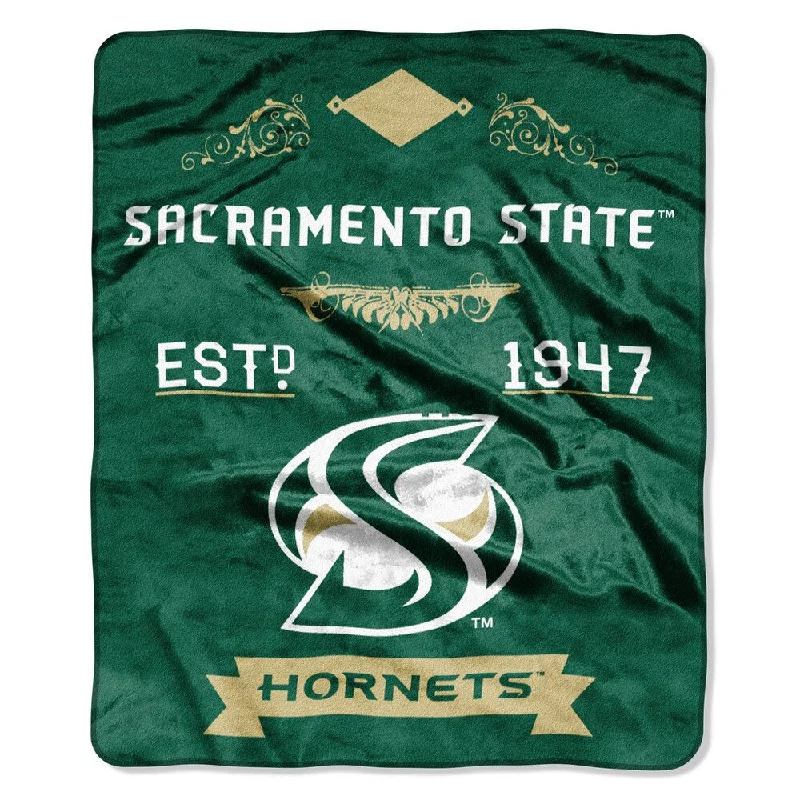 Cashmere blankets for ultimate softness and luxuryCashmere blankets for ultimate softness and luxuryThe Northwest Co