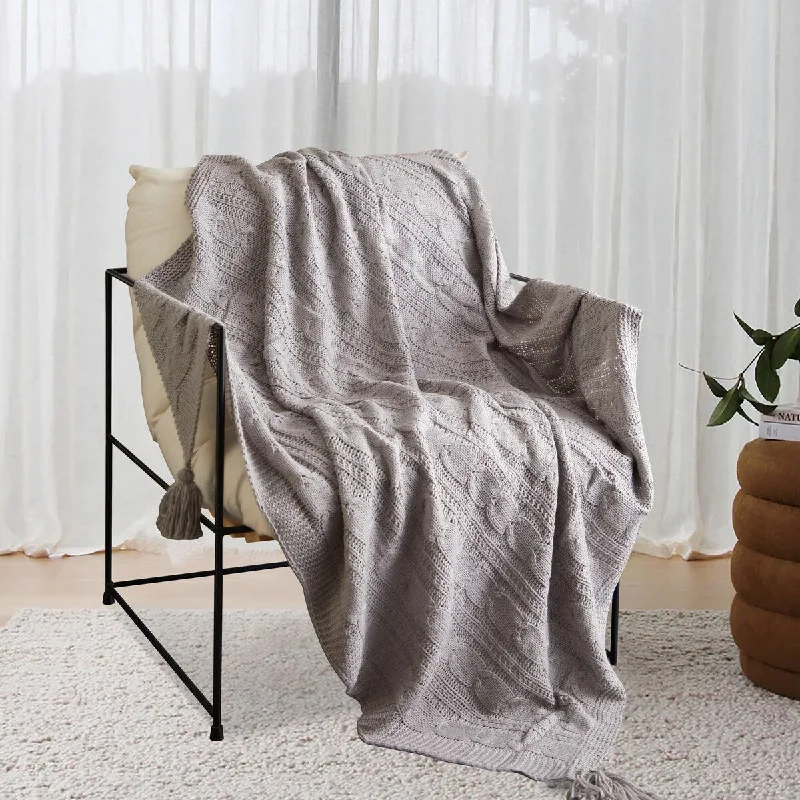 Linen blankets with a rustic and textured lookLinen blankets with a rustic and textured lookChic Home Kailani 1 Piece Knitted With Corner Tassels Throw Blanket