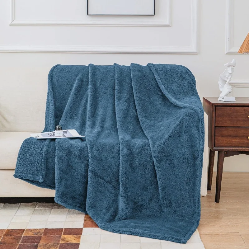 Synthetic fiber blend blankets for a budget - friendly choiceSynthetic fiber blend blankets for a budget - friendly choiceTeddy Sherpa Throw 150x200cm - Teal Blue