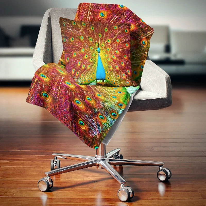 Mohair blankets with a unique sheen and softnessMohair blankets with a unique sheen and softnessDesignart 'Peacock Dancing' Animal Throw Blanket Mohair blankets with a unique sheen and softnessMohair blankets with a unique sheen and softnessDesignart 'Peacock Dancing' Animal Throw Blanket