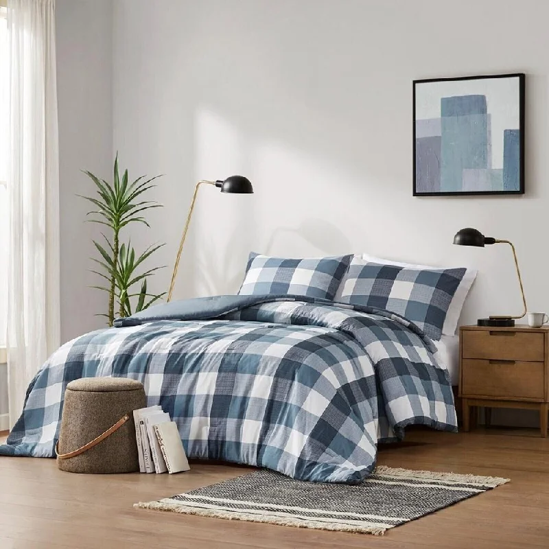 Acrylic blankets for a soft and affordable alternativeAcrylic blankets for a soft and affordable alternative3pc Queen Size Reversible Plaid Comfort Set Blue