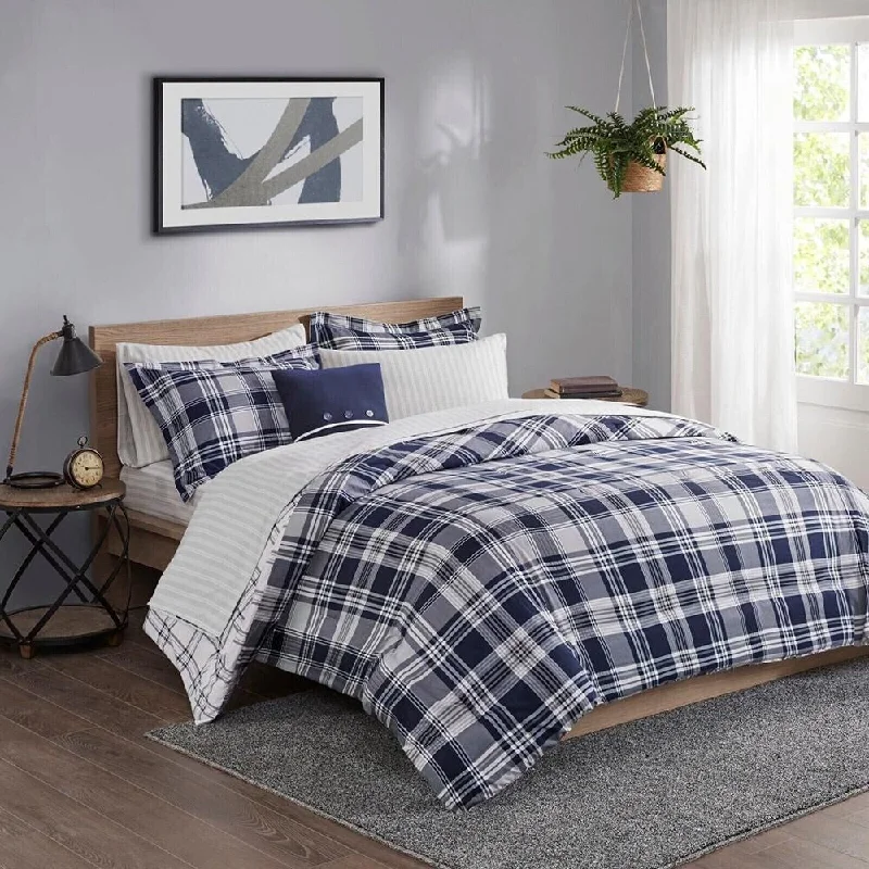 Bamboo fiber blankets with natural antibacterial propertiesBamboo fiber blankets with natural antibacterial propertiesCal King Size Reversible Comforter Set Plaid Navy