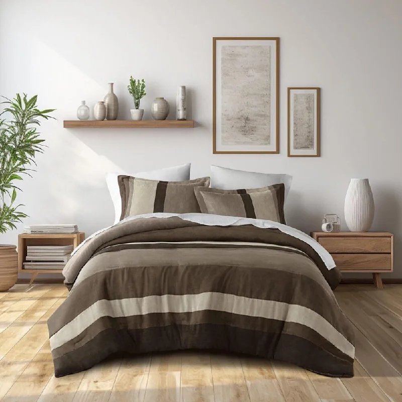 Linen blankets with a rustic and textured lookLinen blankets with a rustic and textured look3pc King/Cal King Stripe Faux Suede Fluffy Comforter Set Brown