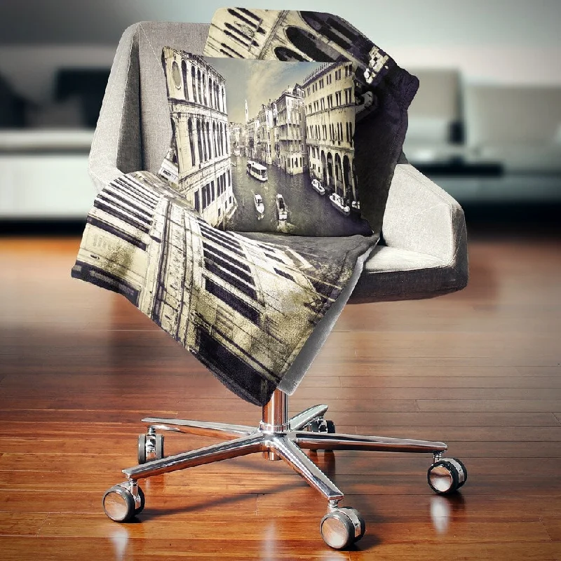 Queen - size blankets for standard - sized bedsQueen - size blankets for standard - sized bedsDesignart 'Venice Cityscape' Photography Throw Blanket