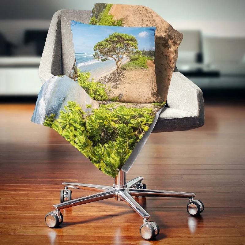 Cotton blankets for breathability and a lightweight feelCotton blankets for breathability and a lightweight feelDesignart 'Green Tree on Beach in Kauai Hawaii' Seashore Throw Blanket