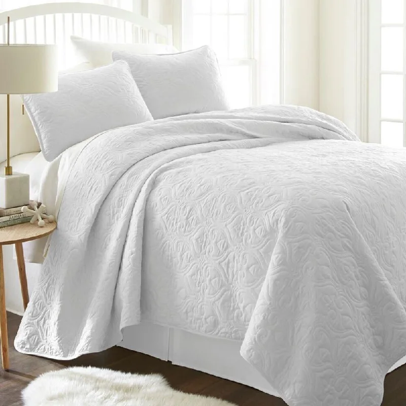 Recycled polyester blankets for an eco - conscious optionRecycled polyester blankets for an eco - conscious option3pc Full/Queen Quilted Coverlet Set Softest Damask White