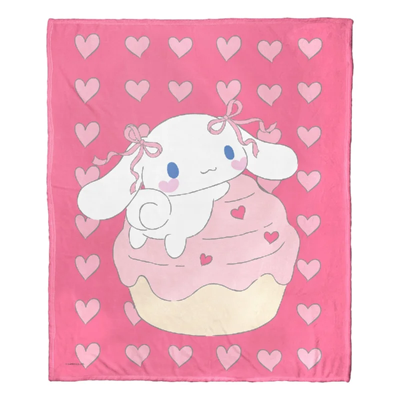Chenille blankets with a thick and fuzzy textureChenille blankets with a thick and fuzzy textureENT 236 Cinnamoroll, Cupcake Climb Silk Touch Throw Blanket