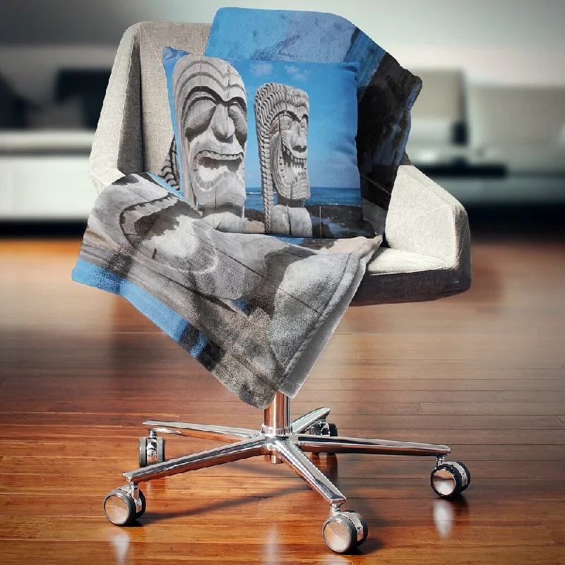 King - size blankets to cover large beds comfortablyKing - size blankets to cover large beds comfortablyDesignart 'Hawaiian Tiki Gods' Landscape Fleece Throw Blanket