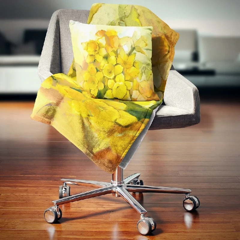 Chenille blankets with a thick and fuzzy textureChenille blankets with a thick and fuzzy textureDesignart 'Bouquet of Yellow Narcissus Flowers' Floral Throw Blanket Chenille blankets with a thick and fuzzy textureChenille blankets with a thick and fuzzy textureDesignart 'Bouquet of Yellow Narcissus Flowers' Floral Throw Blanket