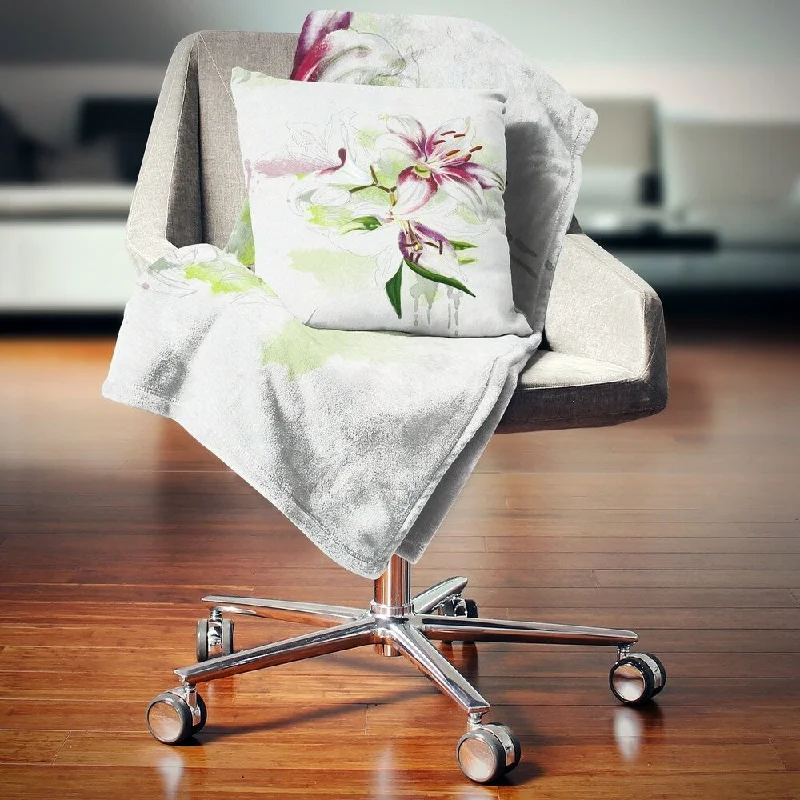 Silk blankets with a smooth and elegant touchSilk blankets with a smooth and elegant touchDesignart 'Colorful Flowers with Color Splashes' Floral Throw Blanket