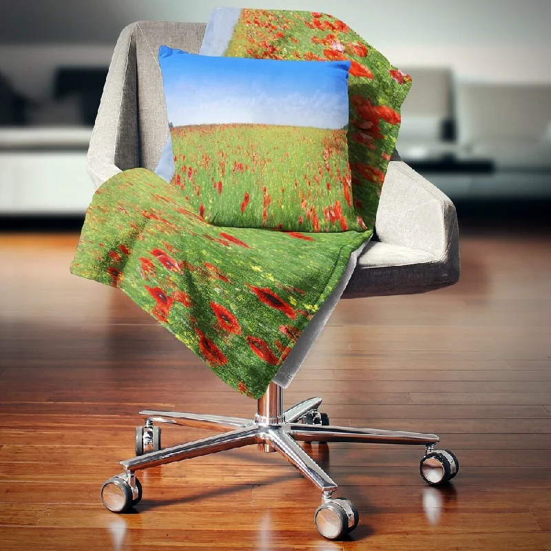 Cashmere blankets for ultimate softness and luxuryCashmere blankets for ultimate softness and luxuryDesignart 'Poppy Meadow Panorama' Landscape Fleece Throw Blanket