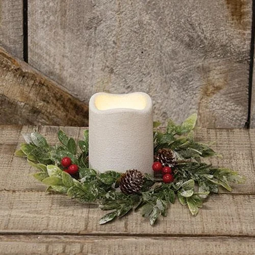 Bed skirts with a damask pattern for an elegant lookSnowy Boxwood & Berry Ring