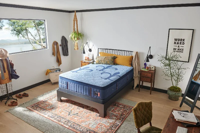 Memory foam mattresses for pressure relief and contouringStearns & Foster® Lux Hybrid Medium Mattress Memory foam mattresses for pressure relief and contouringStearns & Foster® Lux Hybrid Medium Mattress