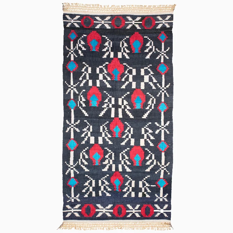 Square Pillows for Modern Home DecorDark Vines Rug