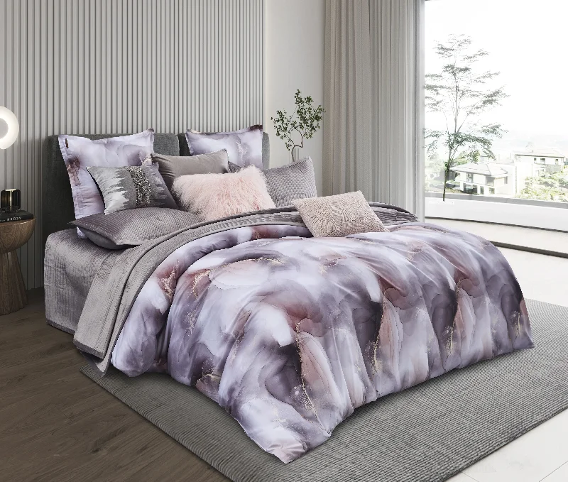 Full - size duvets for full - sized beds in guest rooms or smaller bedroomsAmber Grey Abstract Duvet Full - size duvets for full - sized beds in guest rooms or smaller bedroomsAmber Grey Abstract Duvet