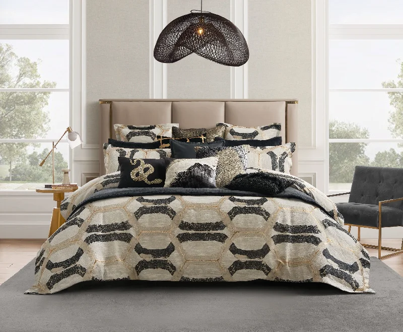 Hypoallergenic down duvets with special treatment for allergy sufferersNoir Black Geometric Duvet Set Hypoallergenic down duvets with special treatment for allergy sufferersNoir Black Geometric Duvet Set