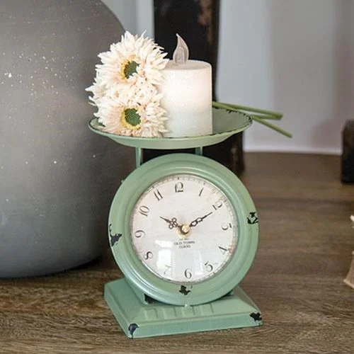 Bed skirts with a child - friendly printVintage Green Old Town Scale Clock