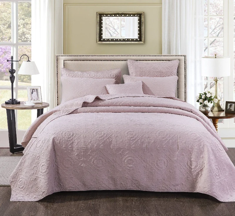 rustic farmhouse bedspreads with patchwork designs for a cozy feelDaDa Bedding Pastel Tea Rose Pink Floral Cottage Country Quilted Bedspread Set - King Size (JHW860) rustic farmhouse bedspreads with patchwork designs for a cozy feelDaDa Bedding Pastel Tea Rose Pink Floral Cottage Country Quilted Bedspread Set - King Size (JHW860)