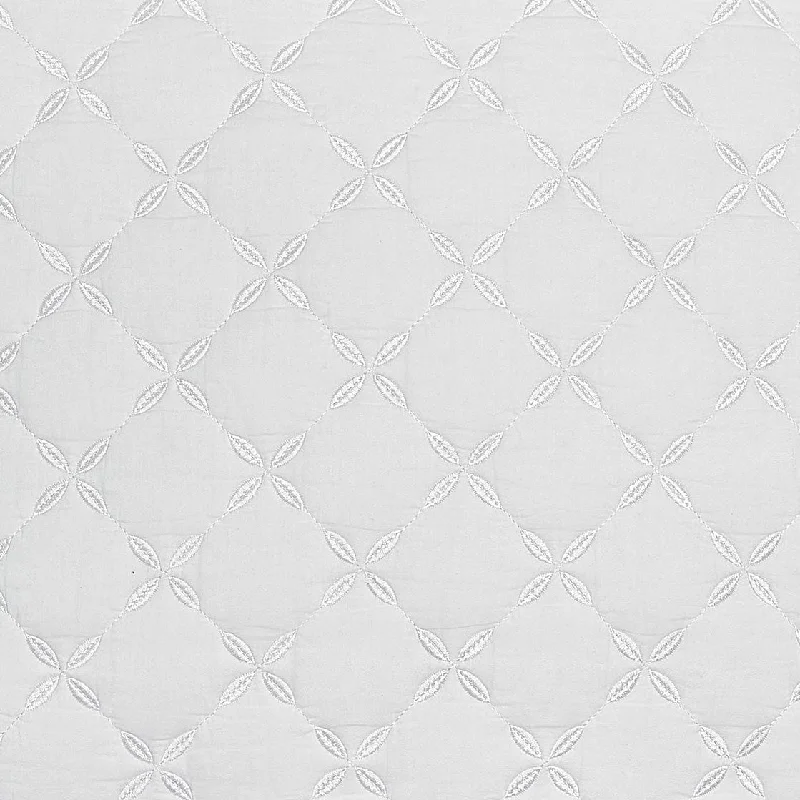 Travel Pillows for Long JourneysLayla White Quilt Swatch