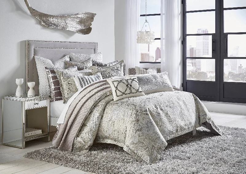 Bamboo - charcoal - filled duvets to absorb odors and regulate temperatureTheo Grey Duvet Set Bamboo - charcoal - filled duvets to absorb odors and regulate temperatureTheo Grey Duvet Set