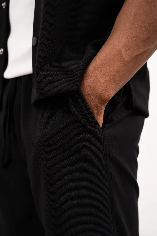 RIB TEXTURED SHORTS - BLACK